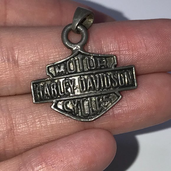 Sterling Silver Medium Harley Davidson Shield Pendant - Picture 1 of 10